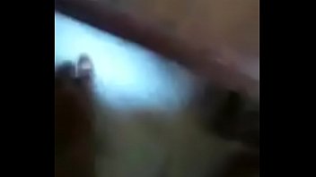 Пышногрудая брюнеточка и ловелас решили записать секс на камеру